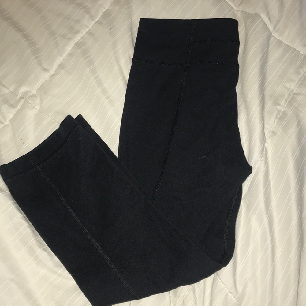 Cropped under armor leggings